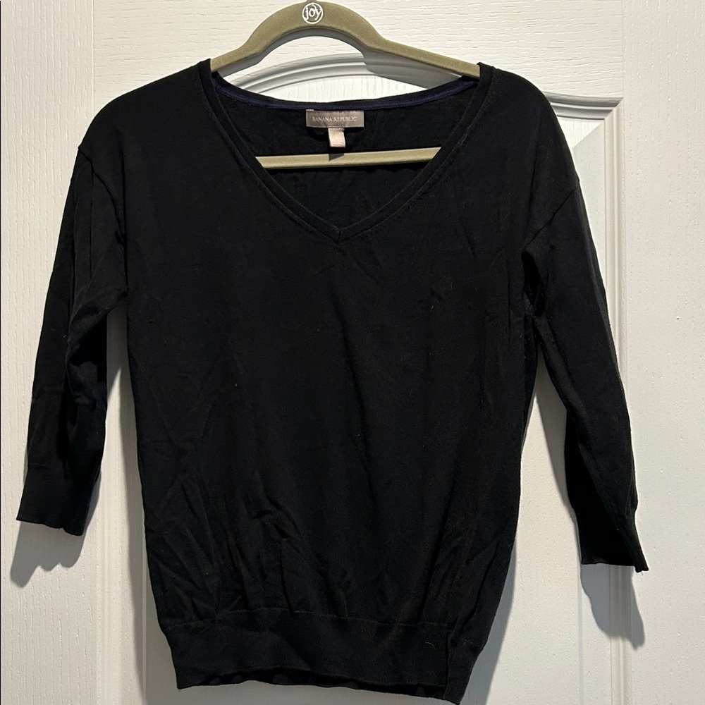 Banana Republic Black Long Sleeve V-Neck sweater Top